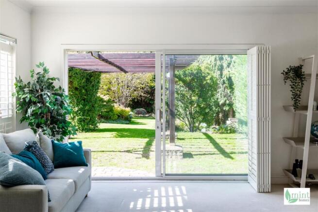 Watermark - 70 Bousley Rise-46.jpg