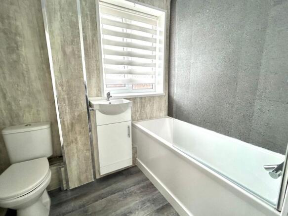 3 bed Semi-Detached for sale Image 10
