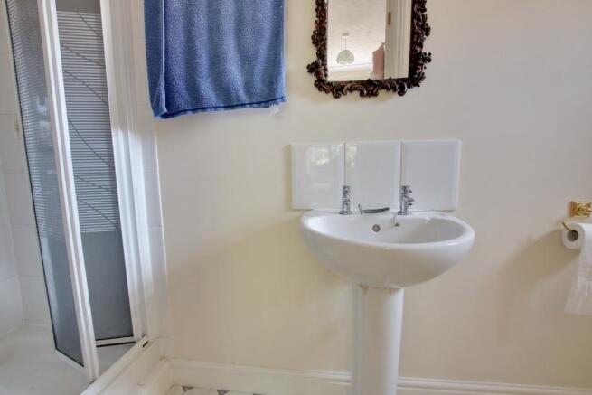 EN SUITE
