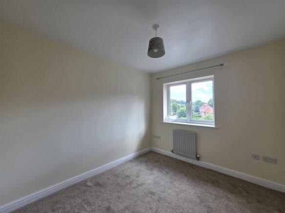 2 bed Flat to rent Image 5