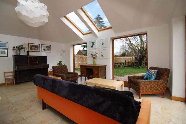 Open Plan Kitchen/Lounge Area