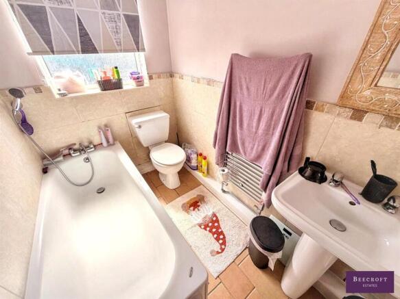 3 bed Terraced for sale Image 10