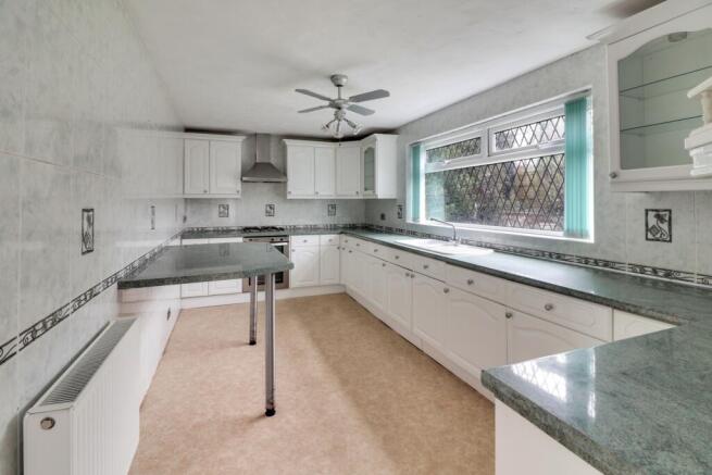 3 bed Semi-Detached for sale Image 10