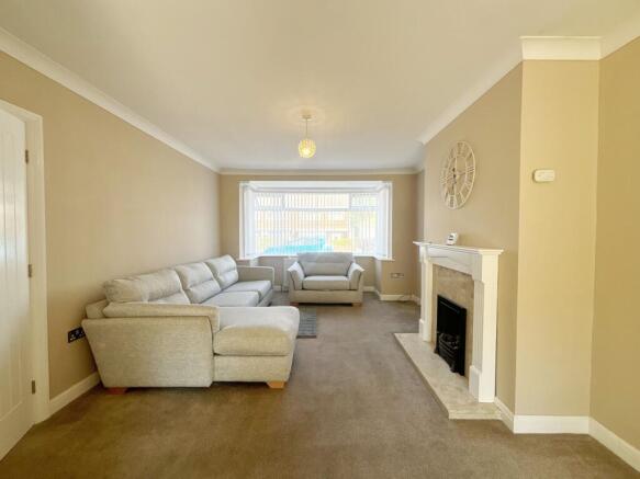 3 bed Semi-Detached to rent Image 6