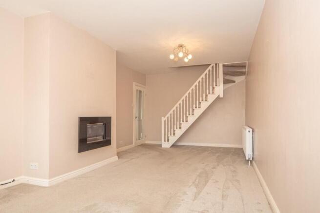 3 bed Semi-Detached Bungalow to rent Image 4