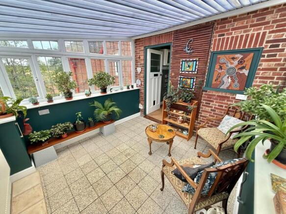 4 bed Flat for sale Image 10