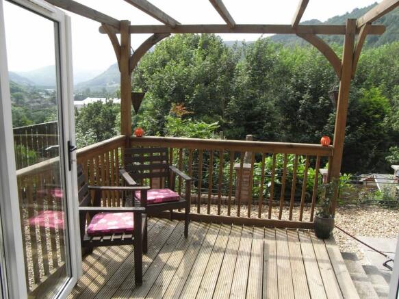DECKING