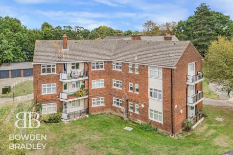 Hermitage Walk, South Woodford, E18