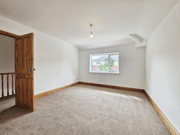 3 bed Semi-Detached for sale Image 12
