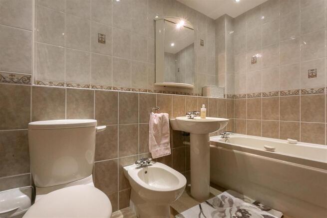En-Suite (Bedroom One)