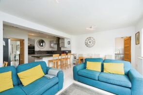 25, Swan Meadow, Pewsey SN9 5HW