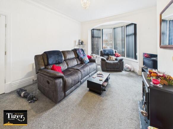 CAM02176G0-PR0747...