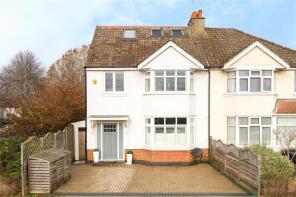 39, Selwyn Road, New Malden KT3 5AU
