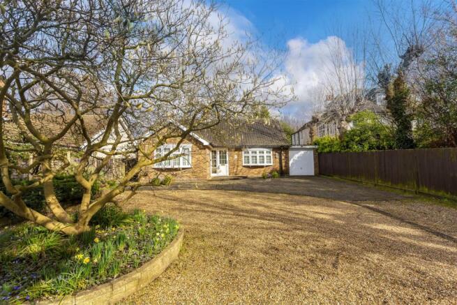 bungalow-burdon-lane-cheam-sutton-102.jpg
