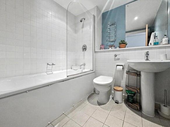2 bed Apartment for sale Image 8