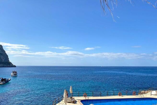 03-cala llamp-Neubau Meerblickvilla - moderne Architektur trifft mediterrane Seele-kaufen-gran folies