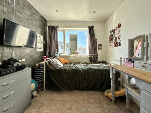 Bed 1.JPG