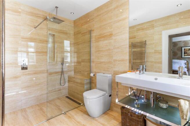 Master bedroom Ensuite