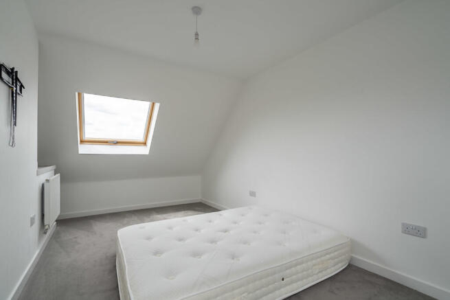 3 bed Terraced for sale Image 9