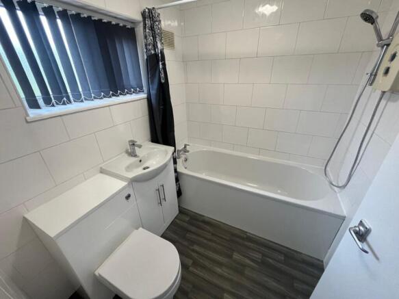 2 bed End of Terrace to rent Image 4