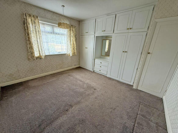 2 bed Semi-Detached Bungalow for sale Image 7