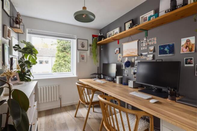 Ashdon Close, IG8