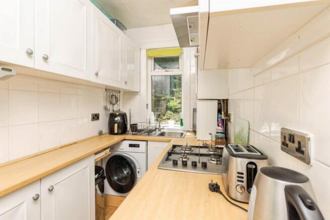 3 bed Semi-Detached for sale Image 7