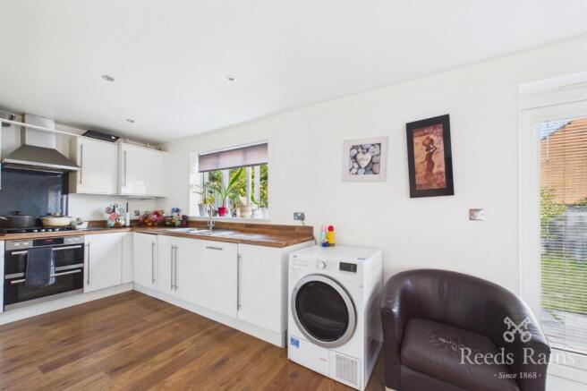 4 bed Detached for sale Image 6