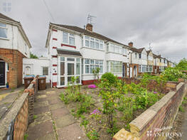 29, Weedon Road, Aylesbury HP19 9PD