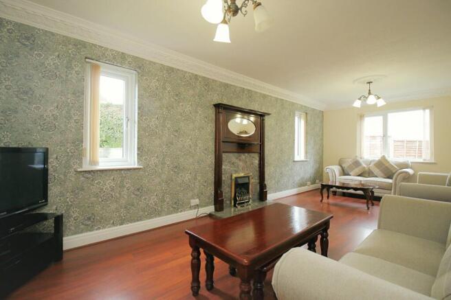 Allerton Road, Allerton, Bradford, BD15 photo 4