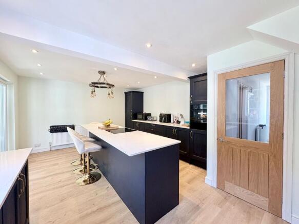 3 bed Detached for sale Image 6