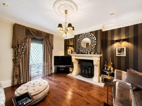 4 bed Detached for sale Image 11