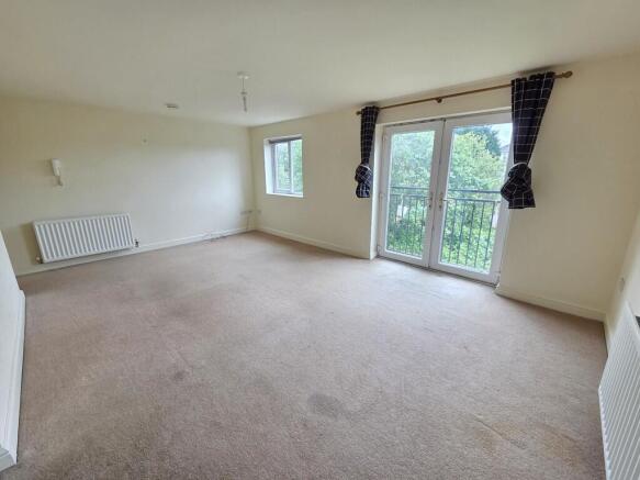 2 bed Apartment to rent Image 7