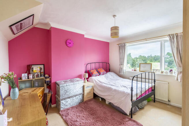 4 bed Semi-Detached for sale Image 11