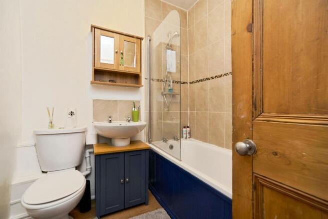 3 bed Terraced for sale Image 11