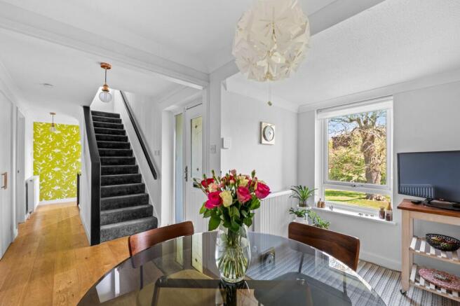 Hallway/dining
