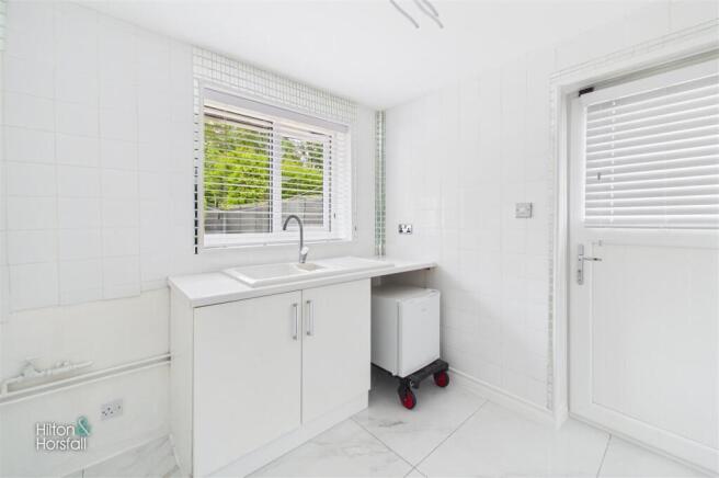 4 bed Detached for sale Image 10