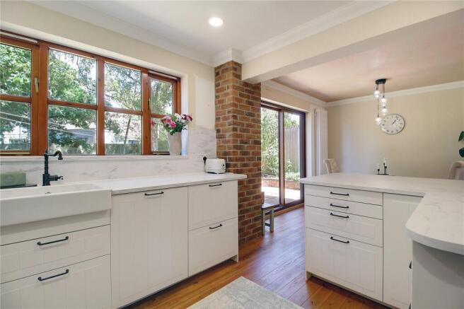 Kitchen Dinier