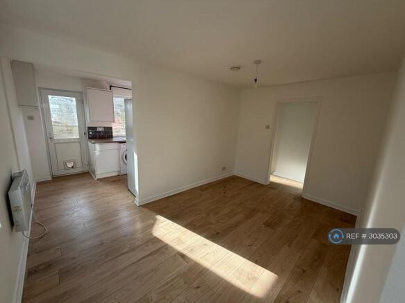 Lounge/Kitchen