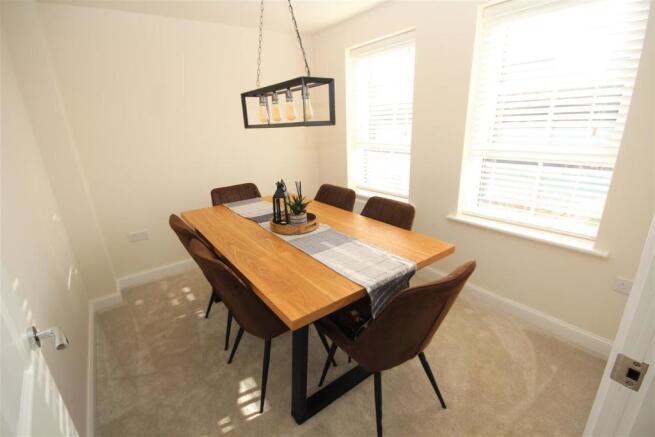 Dining room 1 .jpg