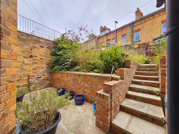 2 bed Flat for sale Image 11