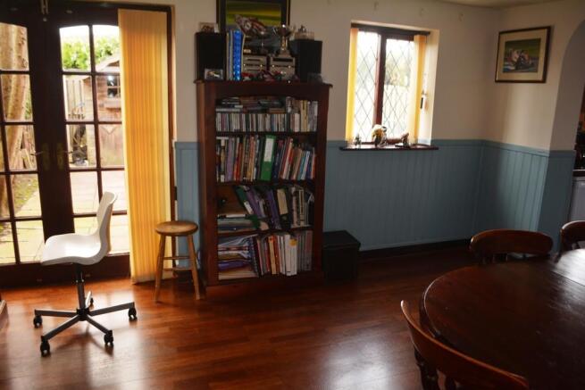 Photo 11