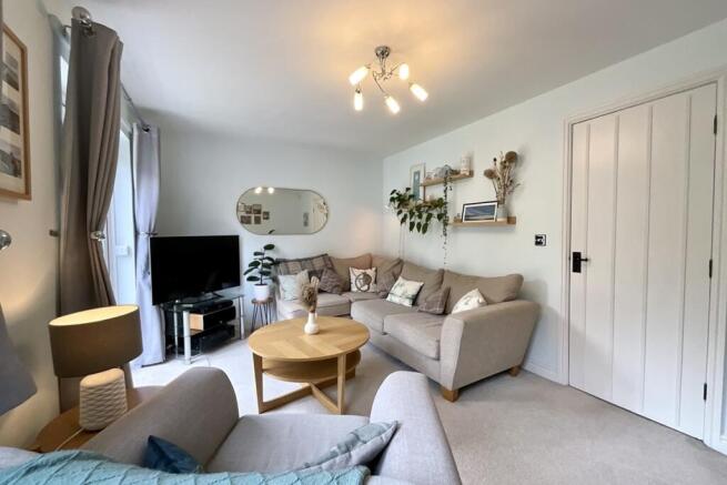 3 bed Semi-Detached for sale Image 5