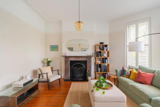 1C2R1SE - Living Room A.jpg