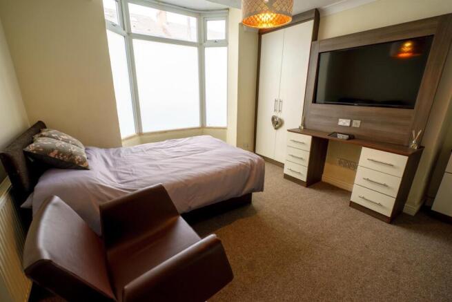 5 bed House Share to rent Image 8