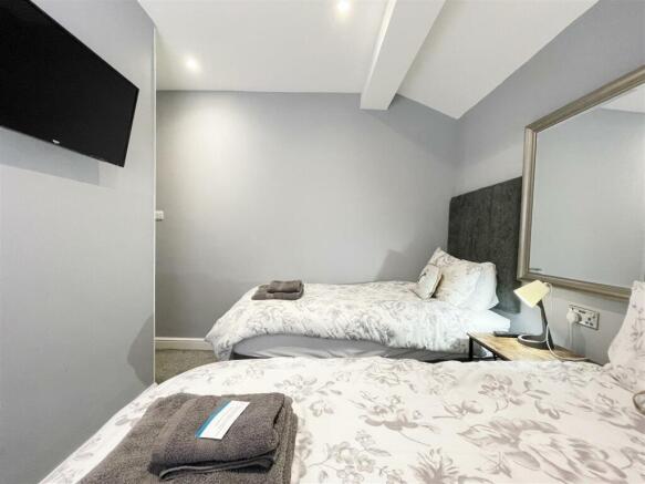 2 bed Apartment for sale Image 5
