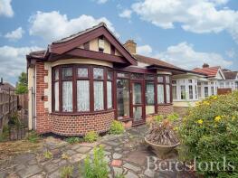 5, Kent Drive, Hornchurch RM12 6TD