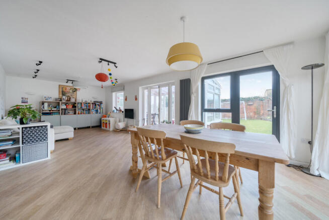 1435924-14-69ca92...