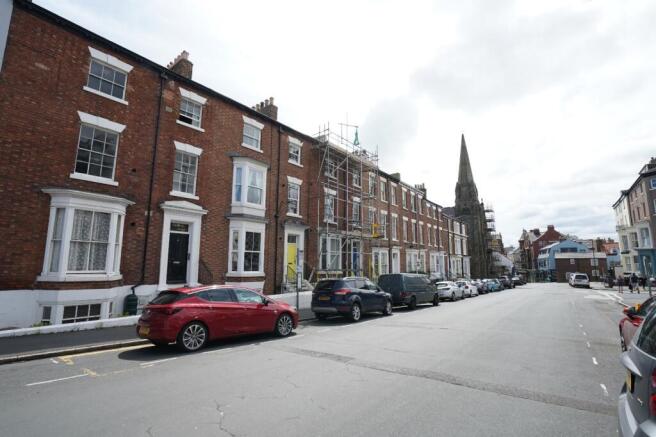 2 bed Apartment for sale Image 11