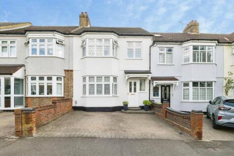 Hillcrest Road, Hornchurch, RM11